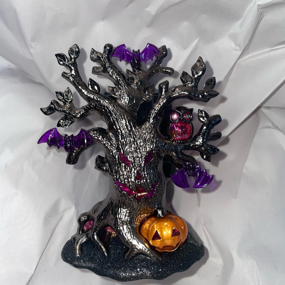 Bath and body Works Halloween 2022 Haunted Tree Wallflower
